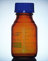 Bottle with screw cap BORO 3.3 GL 45 0100ml