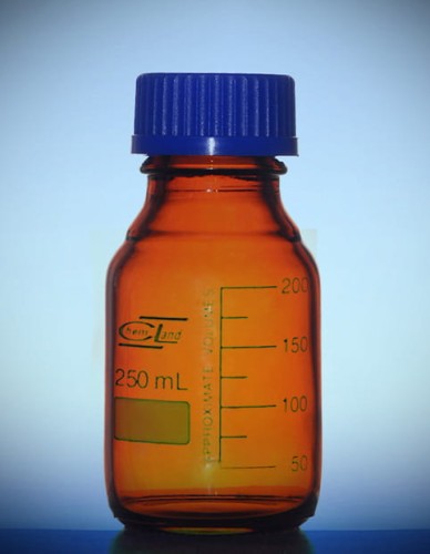 bottle with screw cap BORO 3.3 GL 45 0500ml